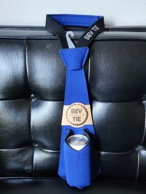 NEW Bev Tie Beer Holder Necktie Gag Gift Blue Neoprene Insulated Can Coozie
